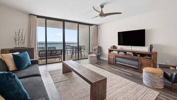 Smart TV, fireplace