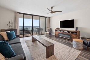 Smart TV, fireplace