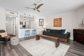Smart TV, fireplace - Oceanfront 1 Bedroom 1.5 Bath-Balcony-Laundry-WiFi (Ocean City)