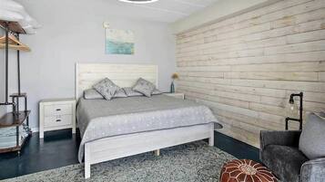 1 bedroom, WiFi (free), bed sheets
