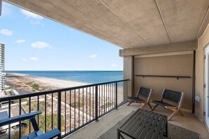 Property grounds - Oceanfront Studio-Sleeps 4-Balcony-Fireplace-WiFi (Ocean City)