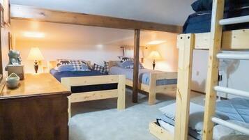 5 Schlafzimmer, Schreibtisch, Reisekinderbett, kostenloses WLAN