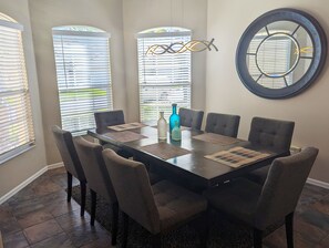 Dining - Beautiful 4 bed/3 bath pool home + games room, 8 miles to Disney World Resort! (Davenport)