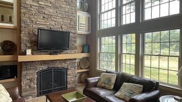 TV, fireplace, offices