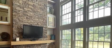 TV, fireplace, offices