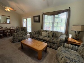 TV - 14022 Maple Way (Mercersburg)
