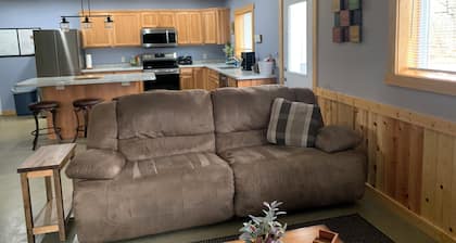 UpNorth Getaway with access to ATV UTV Snowmobile Trail