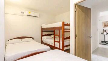 5 camere, una cassaforte in camera, una scrivania, Wi-Fi gratuito