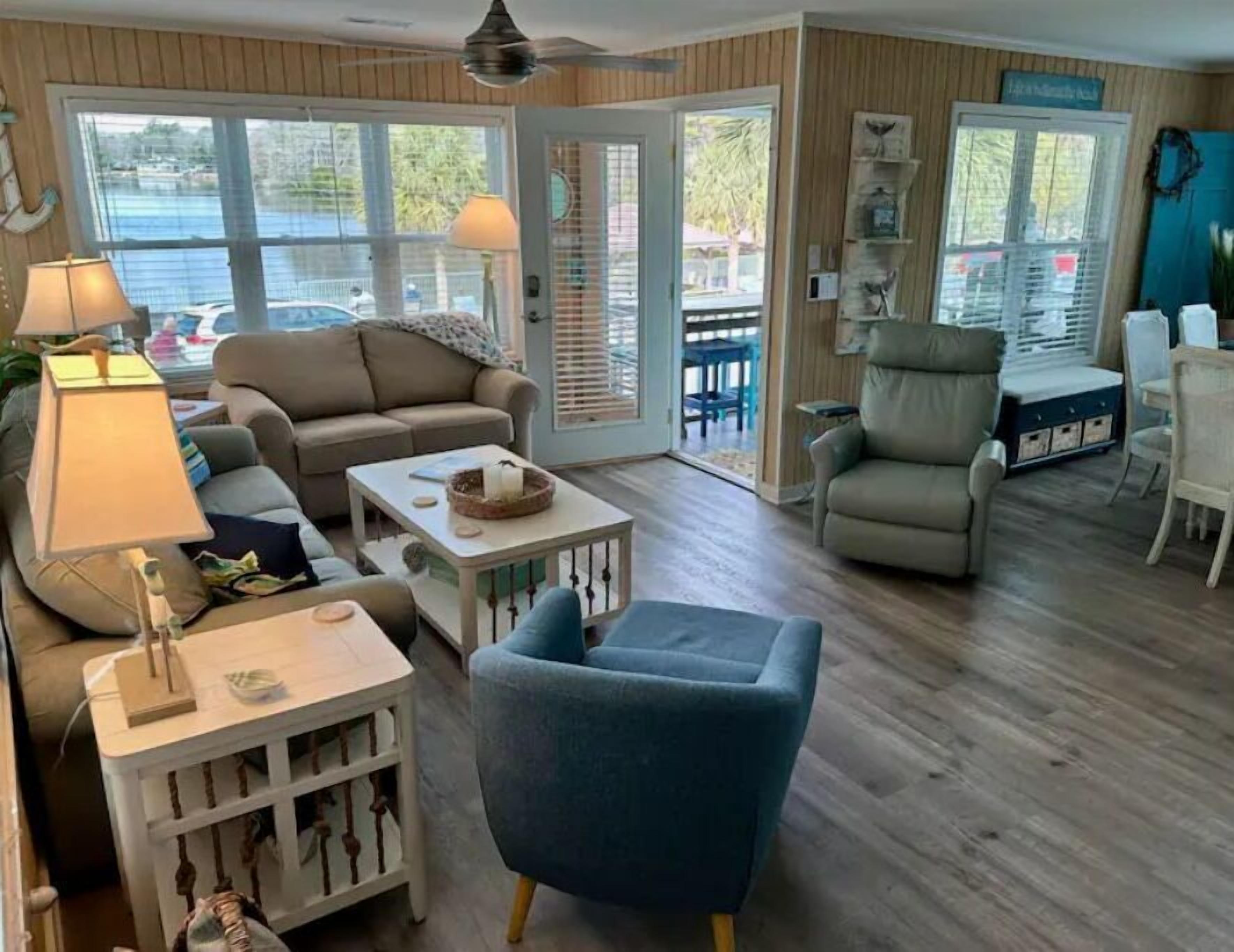 智能电视、电子游戏、立体声音响、办公室