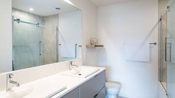 Condo | Bathroom