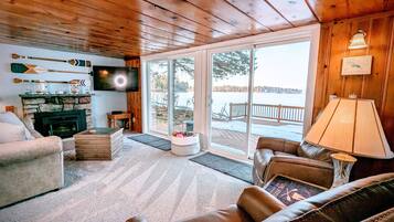 Smart TV, fireplace, books