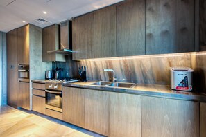 Fridge, microwave, oven, cookware/dishes/utensils