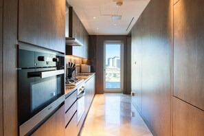 Kühlschrank, Mikrowelle, Ofen, Wasserkocher