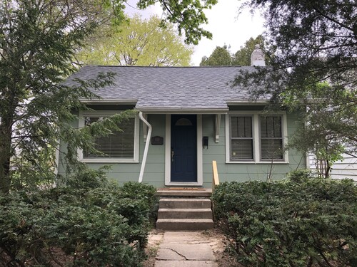 Close to Earlham / IU / Reid! <br>- Nice neighborhood -