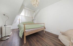 1 bedroom, iron/ironing board, travel crib, free WiFi - Lovely apartment in Ocquerre with swimming pool (Ocquerre)