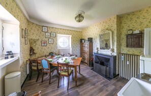 Dining - Lovely apartment in Ocquerre with swimming pool (Ocquerre)