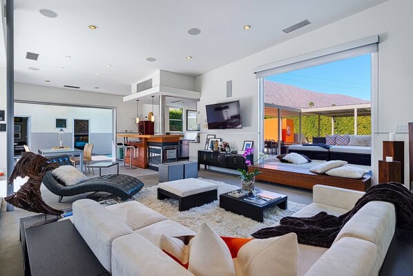 2 bedrooms, iron/ironing board, free WiFi, bed sheets - Perfect For Families! Amazing Reviews W/Pool, Spa (Palm Springs)