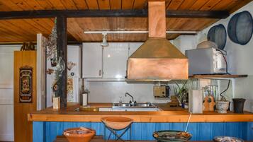 Réfrigérateur, plaque de cuisson, cafetiÚre/bouilloire