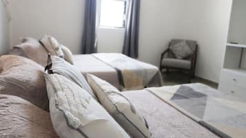 Decoración personalizada, muebles diferentes y wifi gratis