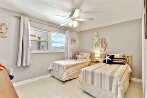 شقة ديلوكس | 2 عدّة غرف نوم ومكواة/لوح كي وواي فاي مجانًا