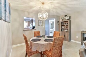 Deluxe Condo | Private kitchen | Fridge, microwave, oven, stovetop