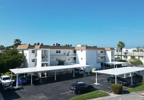 Exterior - 2 Bed 2 Bath Centrally Located (Siesta Key)