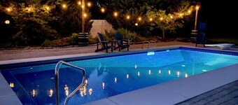 Charming Wine lovers Farm House with heated Pool & Hot tub!!