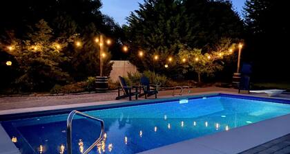 Charming Wine lovers Farm House with heated Pool & Hot tub!!