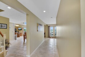 Interior - Island Vista - A Canandaigua Lake Dream Home! (Canandaigua)