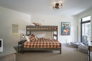 2 bedrooms, internet, bed sheets