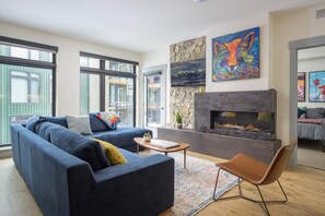 TV, fireplace