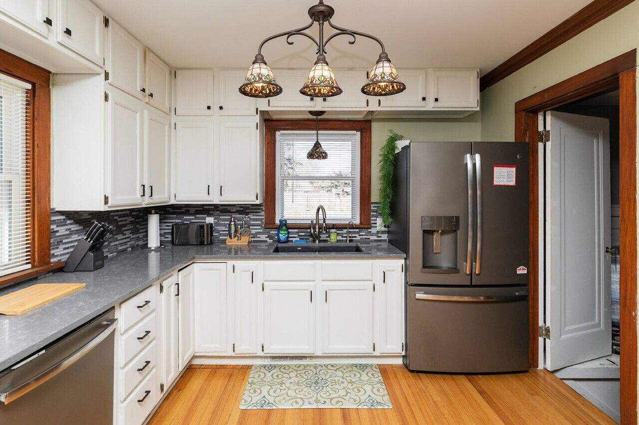 雪櫃、微波爐、焗爐、爐具