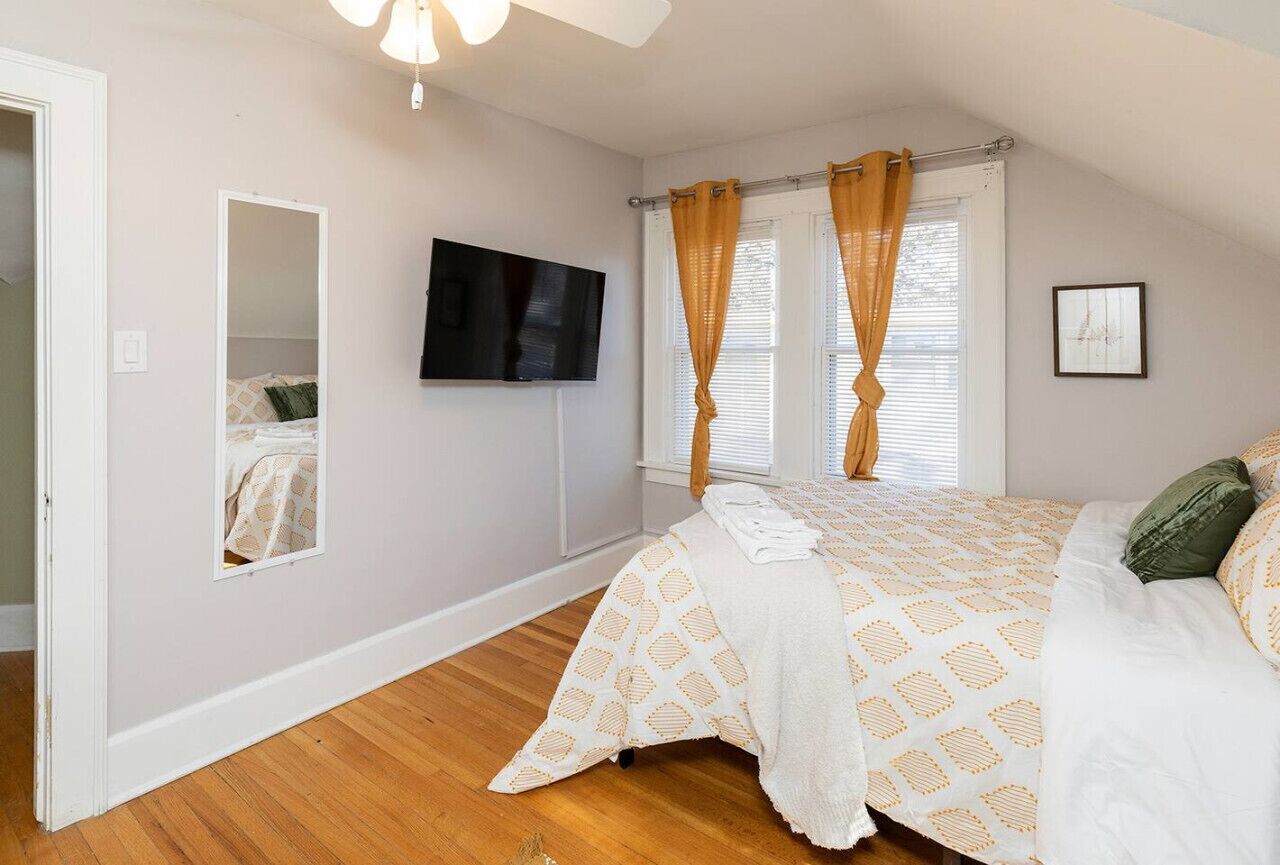 Bügeleisen/Bügelbrett, kostenloses WLAN, Bettwäsche