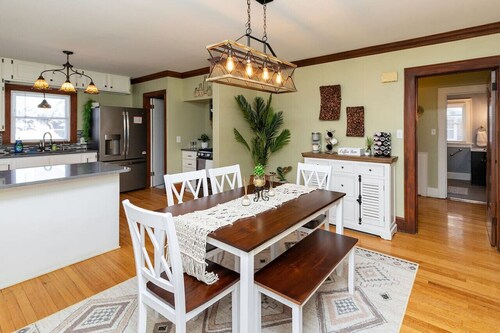 Charming Beaverdale 4BR/2BA in central DSM - Safe & Cozy