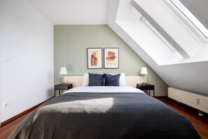 2 多间卧室、熨斗/熨衣板、WiFi、床单