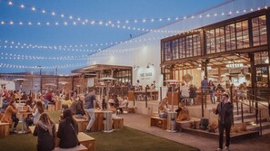 Outdoor dining - Riverside Guesthouse  (Albuquerque)