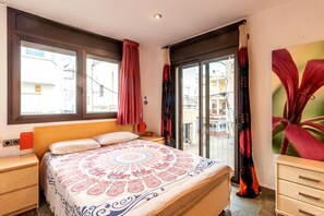 2 chambres, fer et planche Ă repasser, draps fournis