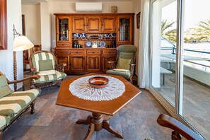 Interior - Port de Llançà 34 - Apartment with sea views (Llança)