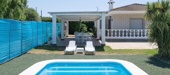 FUENTES DEL COLORAO - Charming house with elevated pool and free WiFi
