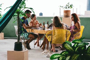 大型雪櫃/冰箱、微波爐、多士爐、攪拌機