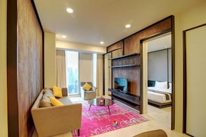 Desk, soundproofing, iron/ironing board, free WiFi - Tropicana The Residences KLCC by VP (Kuala Lumpur)