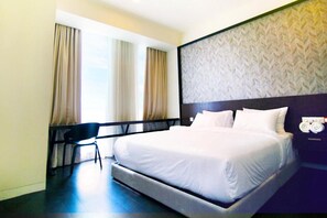 Desk, soundproofing, iron/ironing board, free WiFi - Tropicana The Residences KLCC by VP (Kuala Lumpur)