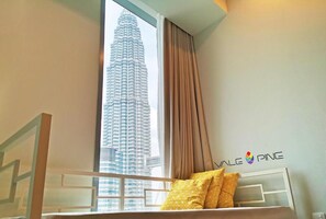 Desk, soundproofing, iron/ironing board, free WiFi - Tropicana The Residences KLCC by VP (Kuala Lumpur)