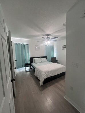 3 habitaciones, escritorio, cuna de viaje y wifi gratis 