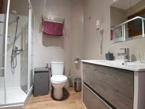 Hair dryer, towels