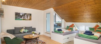 Apartment 'Ferien Am See 11' with Balcony and Wi-Fi