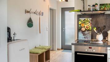 Kühlschrank, Ofen, Herdplatte, Geschirrspüler