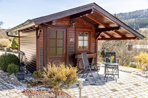 Ferienwohnung "Haus Elfi" mit Bergblick, privater Terrasse und WLAN