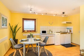 Dining - Studio Apartment 'Gernsbach' with Private Terrace and Wi-Fi (Gernsbach)