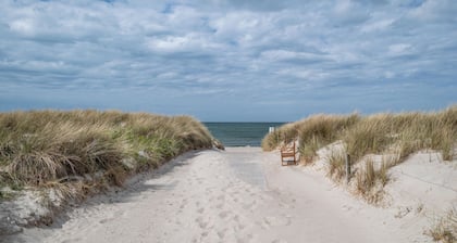 Vacation Home "Strandnahes Ferienhaus" with Private Terrace, Private Garden & Wi-Fi